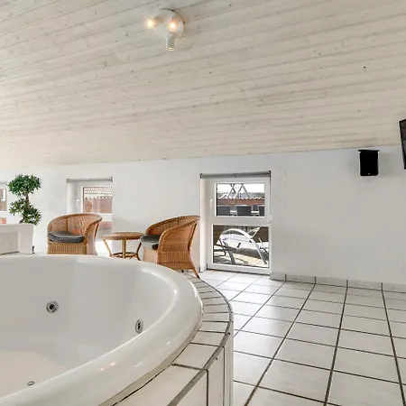 Casa de Férias With And Pool By The Sea - Sj670 *