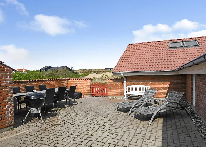 With And Pool By The Sea - Sj670 Vakantiehuis